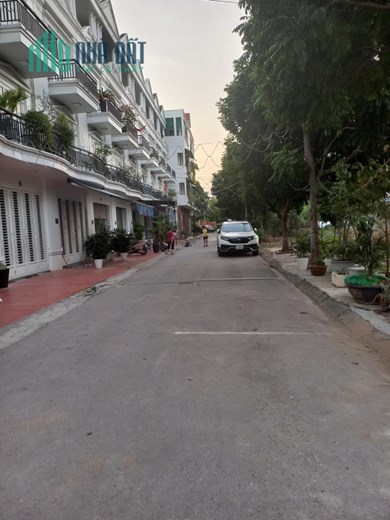Bán nhà 4 tầng x 60m2 khu phân lô phố Trung Lực, giá 4 tỷ