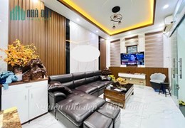 Bán nhà phố Hồ Sen, 47m 4 tầng GIÁ 3.45 tỉ sân cổng riêng, cạnh ngay Gara