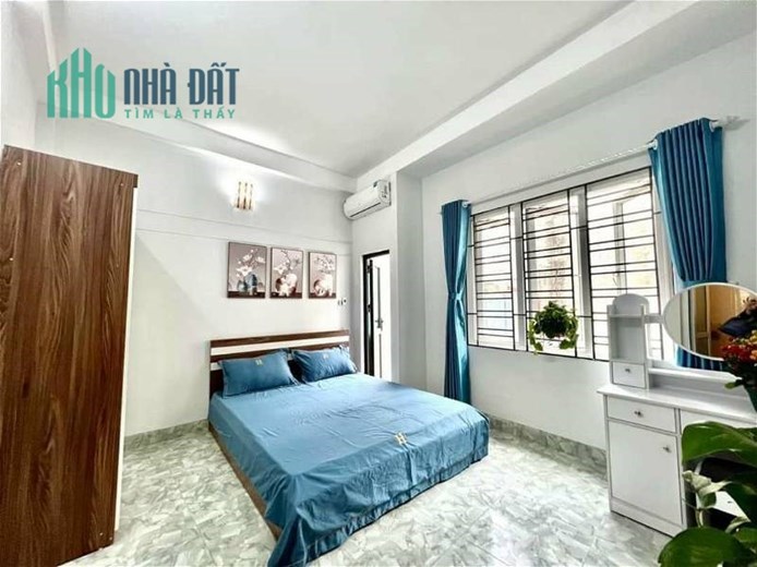 bán gấp nhà 45m2 Hoàng Quốc Việt 9.9 tỷ rất hiếm kinh doanh luôn