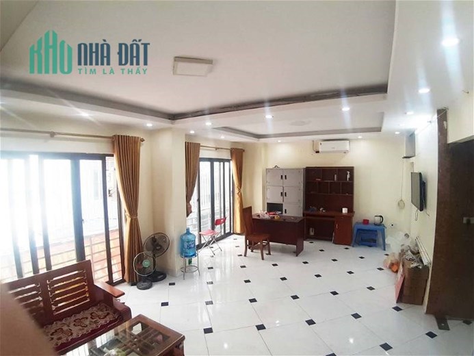 Bán gấp nhà xuân thủy cầu giấy 9.9 tỷ 50m2 rất hiếm kinh doanh luôn