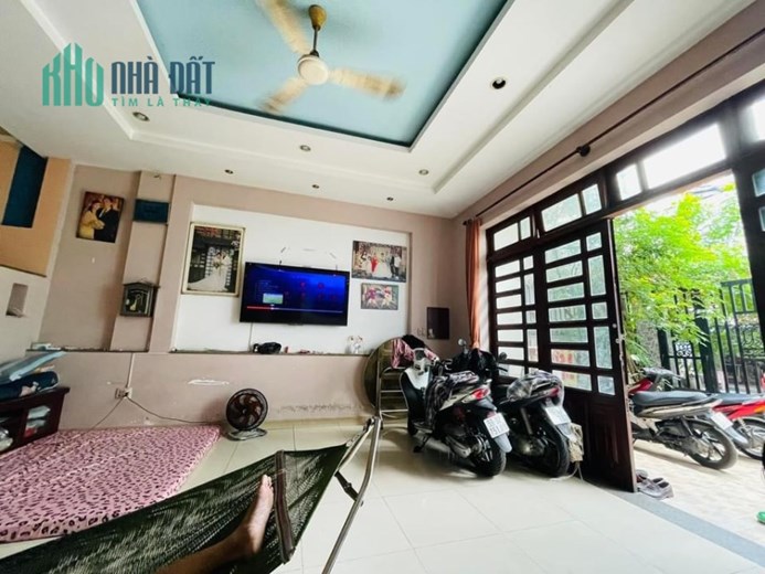 Bán Nhà Mặt Tiền Đỗ Nhuận Tân Phú- 5.8m x 17m - Ở Ngay Chỉ 8.5 tỷ