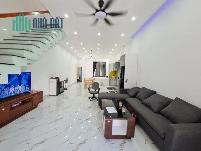 MẶT TIỀN ĐƯỜNG 7.5M - TẶNG FULL NỘI THẤT - KĐT PHƯỚC LÝ - GARA Ô TÔ GIÁ RẺ