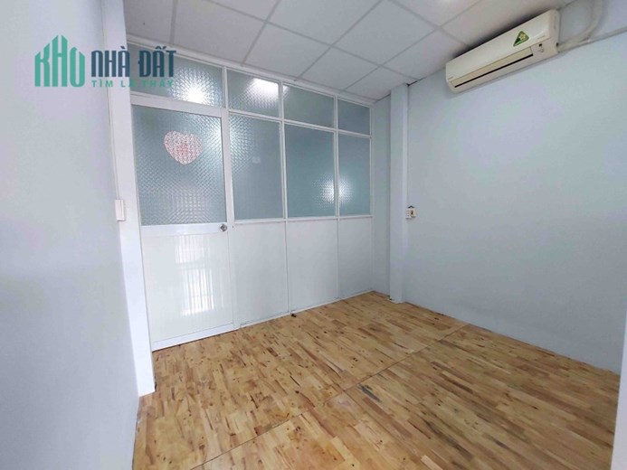 Bán Nhà Gần Ngã Tư Cầu Vượt Linh Xuân, Thủ Đức 36m2, 2 Tầng Chỉ Nhỉnh 2 Tỷ Vào Ở Ngay