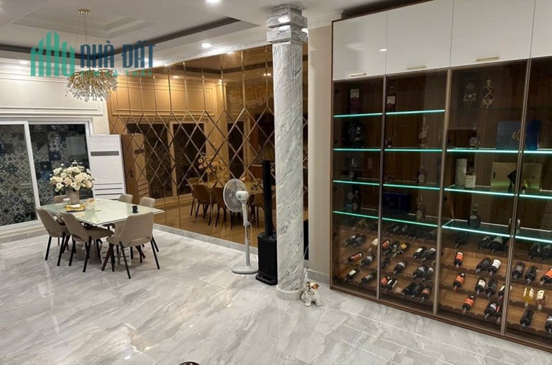 Bán Biệt thự Hai Bà Trưng - Võ Thị Sáu, Quận 1, DT: 6.4x18m, 5 Tầng, 6PN, Giá  29 tỷ.