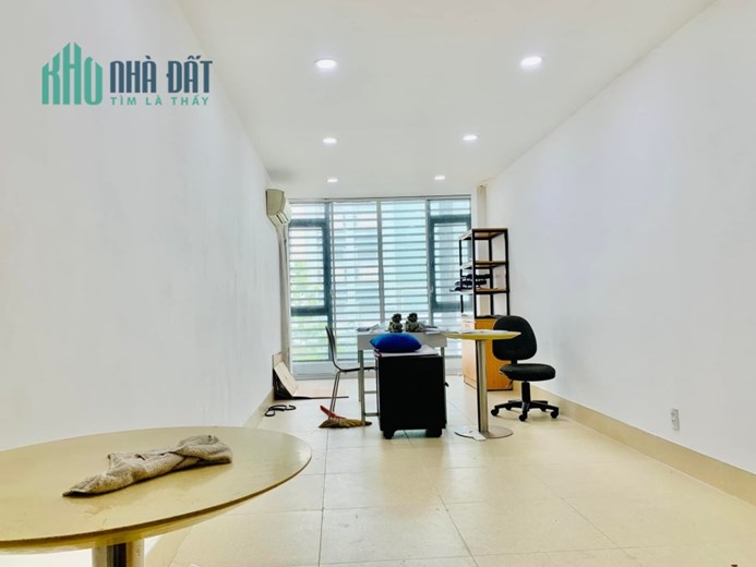 Bán nhà mặt tiền Ba Tháng Hai - Lý Thường Kiệt, 5 Tầng + thang máy, 4 PN, hạ còn 8.2 tỷ