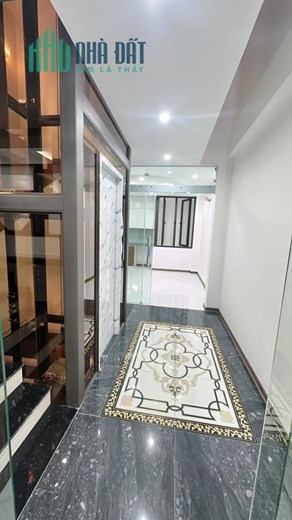 Ngô Gia Tự, Long Biên nhà đẹp lung linh, oto tránh, rộng 60m2x 5t thang máy, 8 tỷ 3