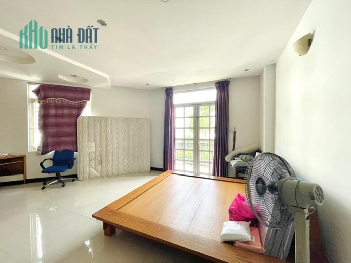Bán nhà Biệt thự Lam Sơn  - Nguyễn Văn Đậu, Phú Nhuận, DT: 13x17m, 3 T -6PN, 36 tỷ.