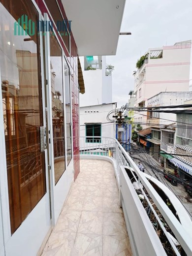 Mặt tiền kinh doanh xe tải Ngang 3.3x11m 3 tấm Tôn Thất Thuyết Q4
 hơn 4 tỷ ngân hàng vay70% GIẢM
