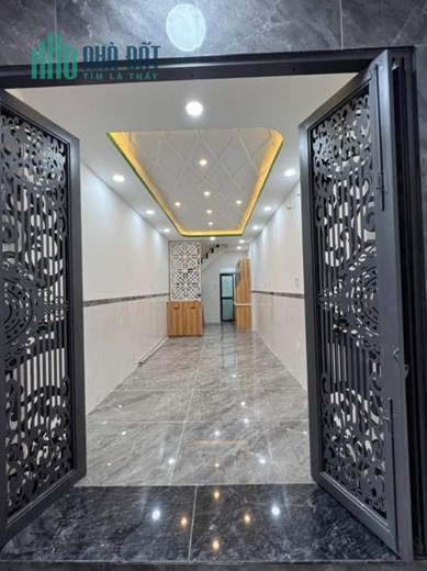 Mặt tiền kinh doanh /Ngang 3x8m hơn 100 triệu m 4 tấm Q4 Tôn Đản