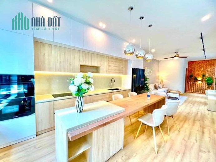 BÁN NHÀ GV - NGANG KHỦNG GẦN 7M - TẶNG  NỘI THẤT