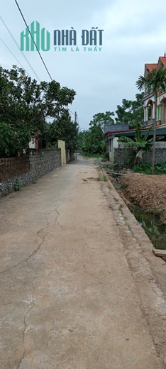 Ngày tốt Em Ra siêu phẩm Tuy Lai mỹ đức Hà Nội. Với dt mỗi lô 60m .mt.mh 4,5m . Giá chỉ có mấy trăm