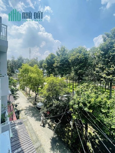 Bán Nhà Lê Đức Thọ 100m2 4 Tầng 5 Phòng Ngủ Hẻm 8m Giá 9 Tỷ