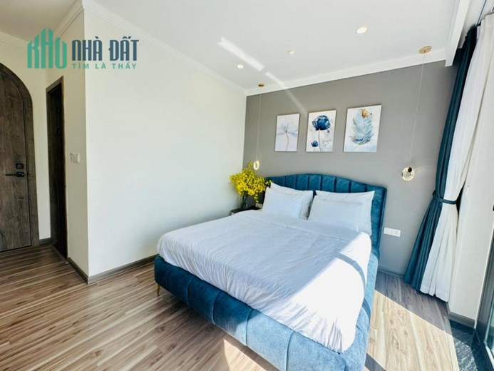 Bán khách sạn Đặng Thái Thân Đà Lạt view rừng thông