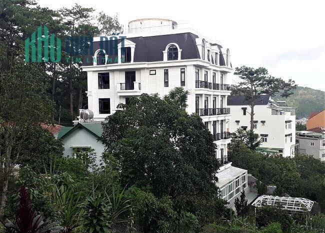 Bán khách sạn mặt tiền Trần Quang Diệu Đà Lạt view rừng thông