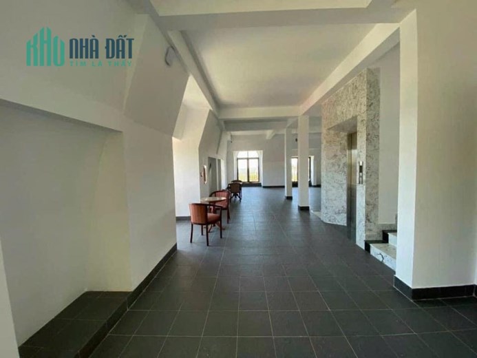 Bán khách sạn mặt tiền Trần Quang Diệu Đà Lạt view rừng thông