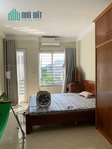 Bán nhà Lĩnh Nam, Hoàng Mai, ô tô đỗ sát cổng, gần hồ ở sướng, giá rẻ giật mình 3 tỷ 300