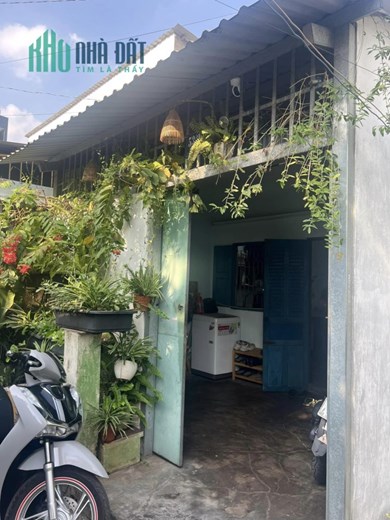 NHỈNH 4 TỶ. CÁCH MẶT TIỀN CHỈ 15M- NHÀ MỚI VÀO Ở NGAY- NGANG KHỦNG HƠN 11M- KHU DÂN CƯ HIỆN HỮU-
