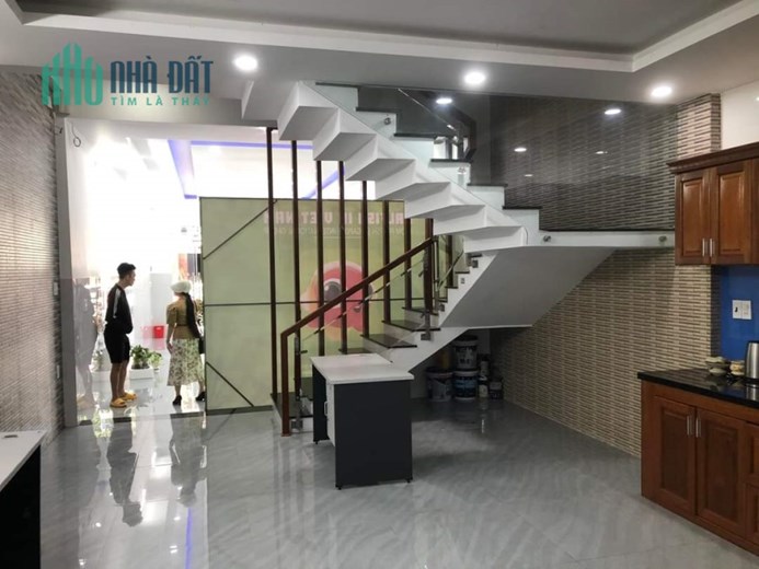 cho thuê nhà 3 tầng mặt tiền Huỳnh Tấn Phát-Hoà Cường Bắc- Hải Châu, Đà nẵng