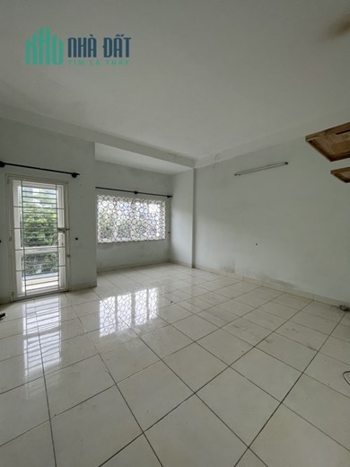 Cho thuê 2 tầng có sân đậu ô tô MT đường Trần Duy Chiến đoạn gần Dương thừa Vũ