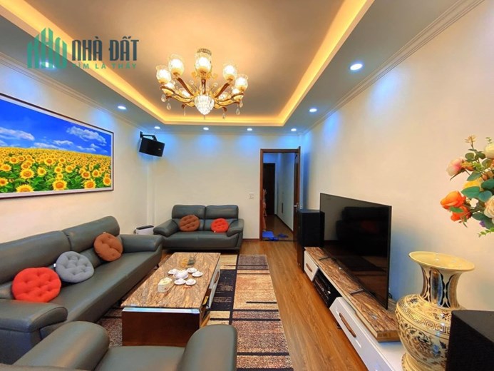 Hàng Hiếm ! Lê Trọng Tấn,42m² x 4 Tầng,Mặt Tiền Rộng,ôtô,Ở Ngay,5.8Tỷ.