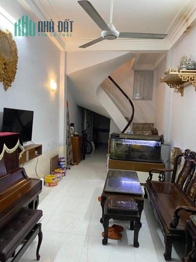 Bán Nhà Ngõ 26 Võ Văn Dũng - Đống Đa 40m2, 4 tầng, Mặt tiền 3.2m, Giá 8.5 tỷ