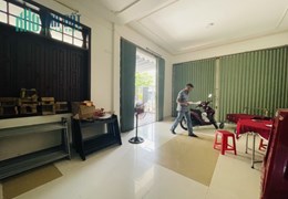 Cần bán nhà 3 tầng mặt tiền đường 10.5 m, Khuê Trung, Cẩm Lệ, Đà Nẵng. Diện tích 200 m2. Giá 12.2