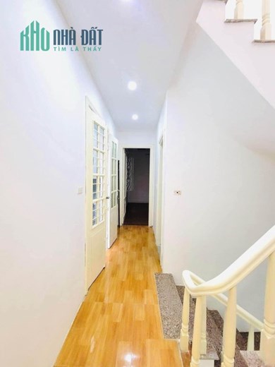 Bán nhà Hào Nam ngõ gần HV Âm Nhạc, diện tích 38m2 x 5 tầng giá bán 4 tỷ