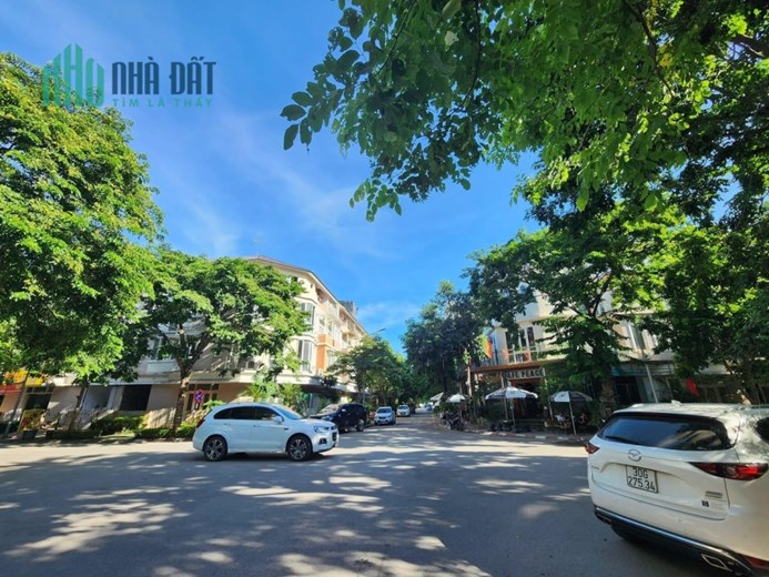 Bán nhà Mặt phố Trung Tâm Cầu Giấy - Ô tô Tránh - Vỉa Hè - Văn Phòng - Kinh doanh - 120m x 5 tầng