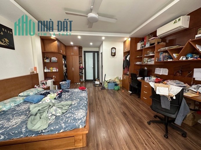 Bán nhà Mặt phố Trung Tâm Cầu Giấy - Ô tô Tránh - Vỉa Hè - Văn Phòng - Kinh doanh - 120m x 5 tầng
