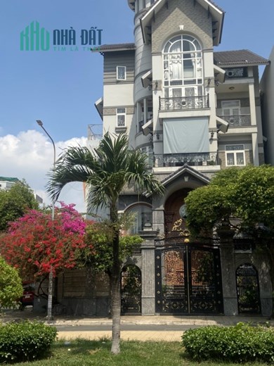 Biệt thự mini góc 2MT Trần Cao Vân - Hồ Biểu Chánh, Phú Nhuận 8x14m, 5 lầu, full nội thất