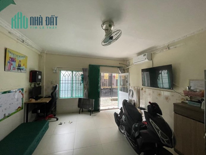QUẬN 6 - NGANG 4M. DÀI 6M 2 TẦNG SỔ VUÔNG A4  GIÁ 2.2 TỶ. BỚT LỘC