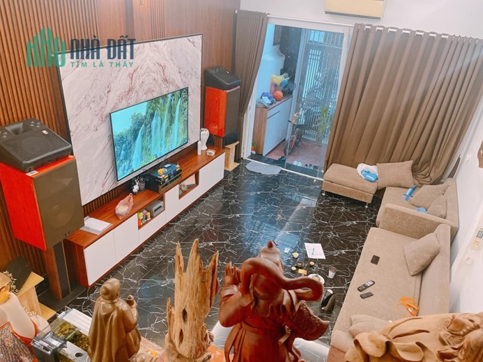 Bán nhà Khương Đình 63m x 5 gầng, mt: 4.2m Giá chào: 7.2 tỷ thương lượng
