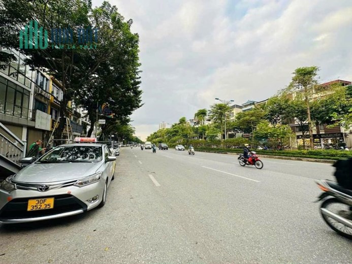 BÁN NHÀ MẶT MẶT PHỐ CẦU GIẤY - Ô TÔ TRÁNH - KINH DOANH ĐỈNH - 45M2 GIÁ CHÀO 12.3 TỶ.