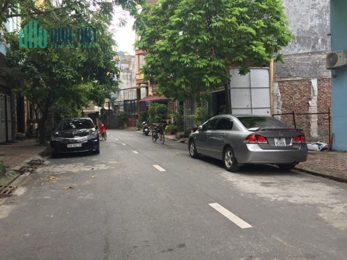 Bán nhà ngõ 68 Cầu Giấy - ô tô tránh - kinh doanh đỉnh -  45m2 giá chào 12.3 tỷ.