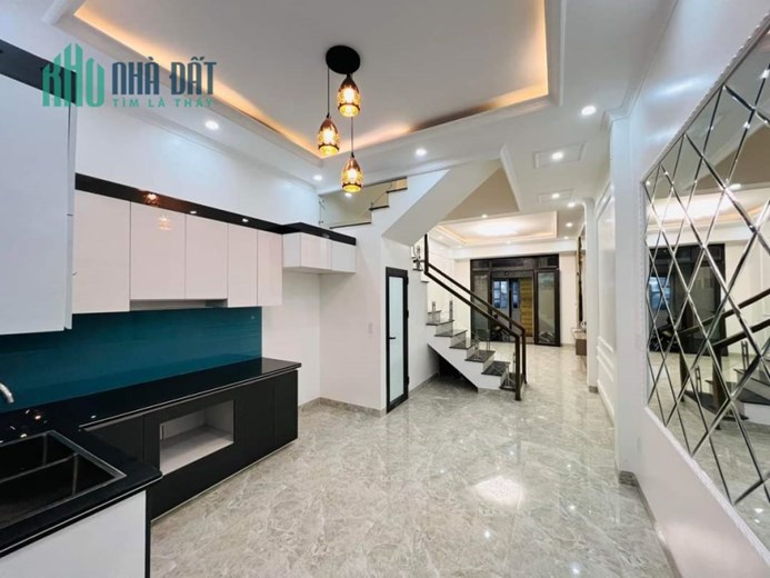 Bán nhà ngõ 250 Thiên Lôi, diện tích 45m 4 tầng GIÁ 2.45 tỉ