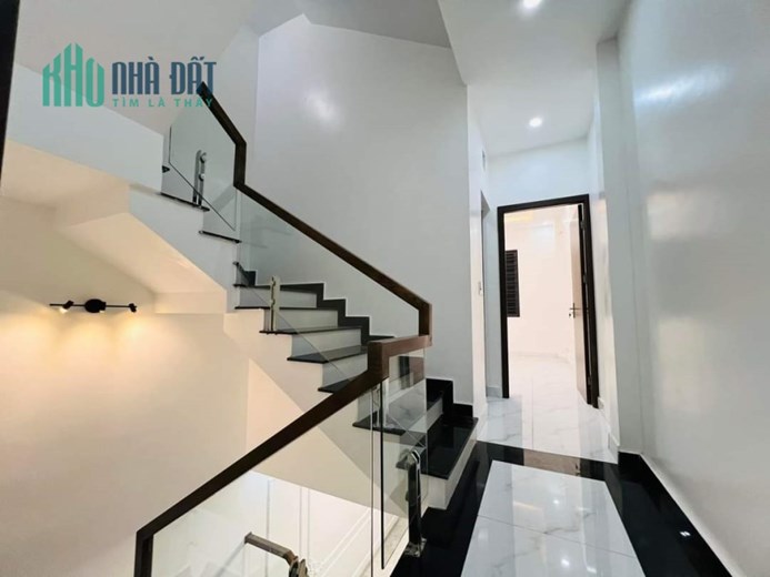 Bán nhà ngõ 250 Thiên Lôi, diện tích 45m 4 tầng GIÁ 2.45 tỉ