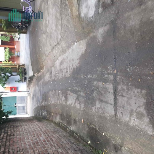 Ngọc Lâm-Gia Thụy 30mv -  3 tầng , 2 thoáng  trước sau 
Nhà dân xây