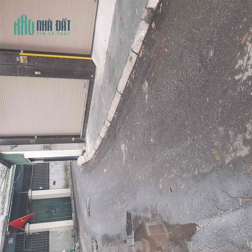 Bán Nhà Đức Giang 74mv cấp 4. đường nhựa ô tô phóng vèo vèo
Gần Big C Long Biên