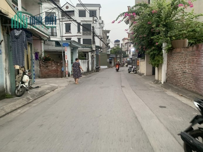Bán Đất Phố Thạch Bàn , Quận Long Biên , Giá 2.44 tỷ -  32M – MT 3.5M . Ngõ Nông , Ô Tô .