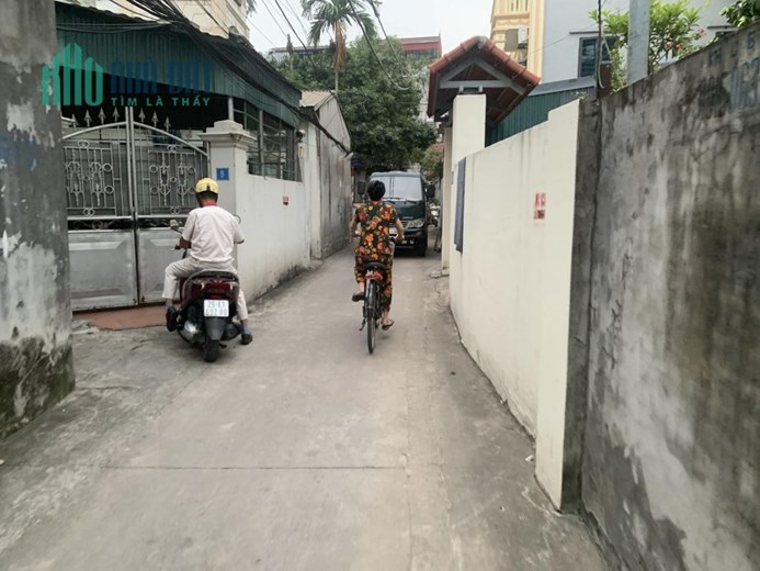 Bán Đất Phố Thạch Bàn , Quận Long Biên , Giá 2.44 tỷ -  32M – MT 3.5M . Ngõ Nông , Ô Tô .