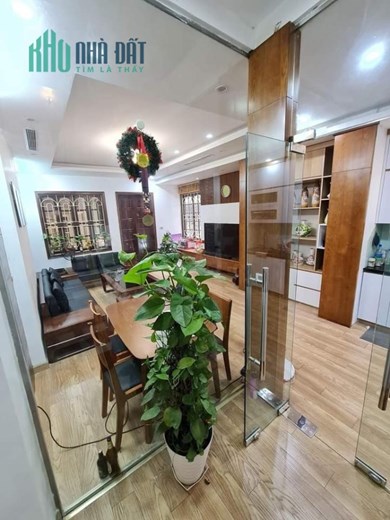Bán nhà LÔ GÓC phân lô phố Quan Nhân 45m 5 tầng mặt tiền 4.5m ô tô vào nhà ở ngay nhỉnh 8 tỷ