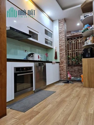Bán nhà phân lô phố Quan Nhân NHính Chính 45m 5 tầng mặt tiền 4.2m ô tô vào nhà ở ngay nhỉnh 8 tỷ