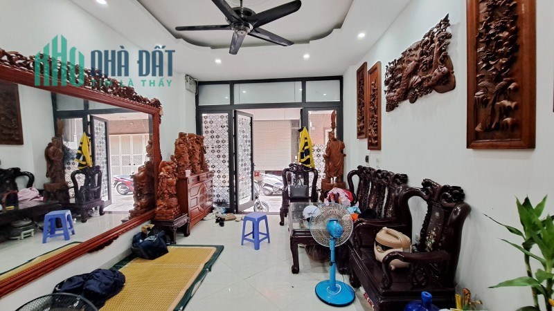 Bán nhà Ngọc Thụy,Long Biên 5 tầng ,32m2,Mt 3.8m oto đỗ cửa hơn 4 tỷ