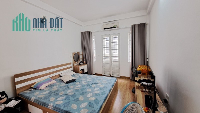 Bán nhà Ngọc Thụy,Long Biên 5 tầng ,32m2,Mt 3.8m oto đỗ cửa hơn 4 tỷ