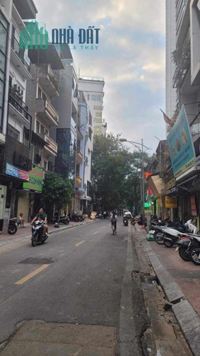 Bán Nhà Mặt Phố Phạm Hồng Thái - Ba Đình 65,2m2 x 1 tầng, mặt Phố kinh doanh đỉnh cao, đầu tư xây
