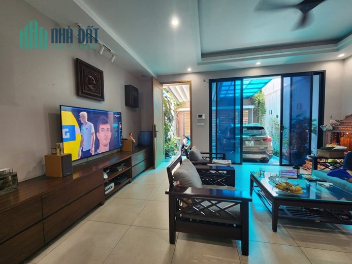 Bán nhà đẹp Tư Đình, Long Biên, 180m x 4 tầng, MT 6.1m, ô tô, sân vườn, 17 tỷ