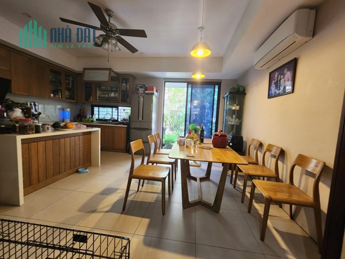 Bán nhà đẹp Tư Đình, Long Biên, 180m x 4 tầng, MT 6.1m, ô tô, sân vườn, 17 tỷ