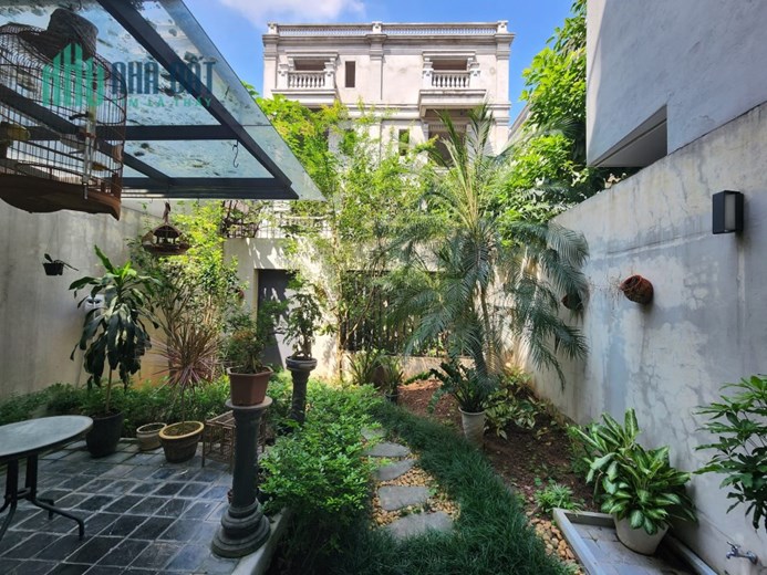 Bán nhà đẹp Tư Đình, Long Biên, 180m x 4 tầng, MT 6.1m, ô tô, sân vườn, 17 tỷ