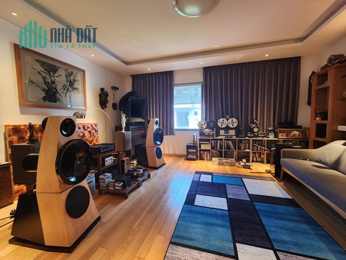 Bán nhà đẹp Tư Đình, Long Biên, 180m x 4 tầng, MT 6.1m, ô tô, sân vườn, 17 tỷ