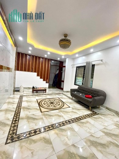 Nhà đẹp Giang Văn Minh 3 thoáng, ngõ thông, nhỉnh 30m2, giá 6,45 tỷ